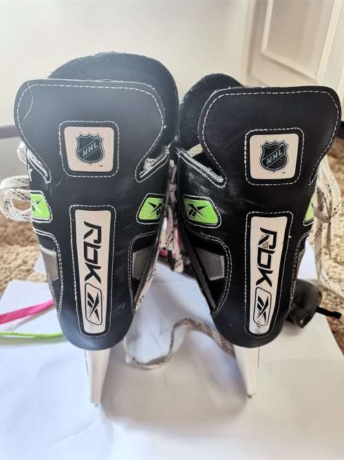 Ice skates Size 8 Reebok 1k Pro Skates